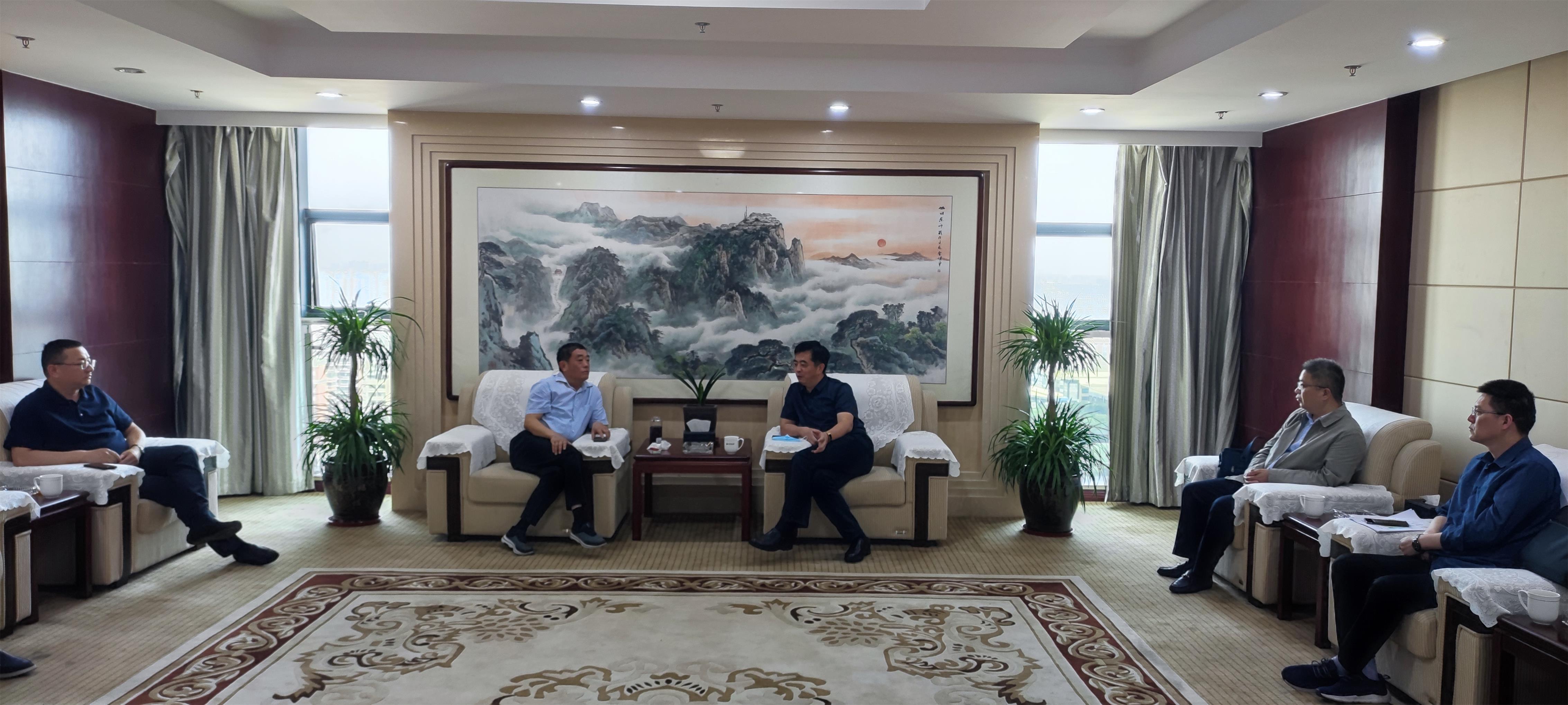 圖1-9、范世宏董事長會見揚州生態(tài)科技新城管委會副主任陳彬一行.jpg