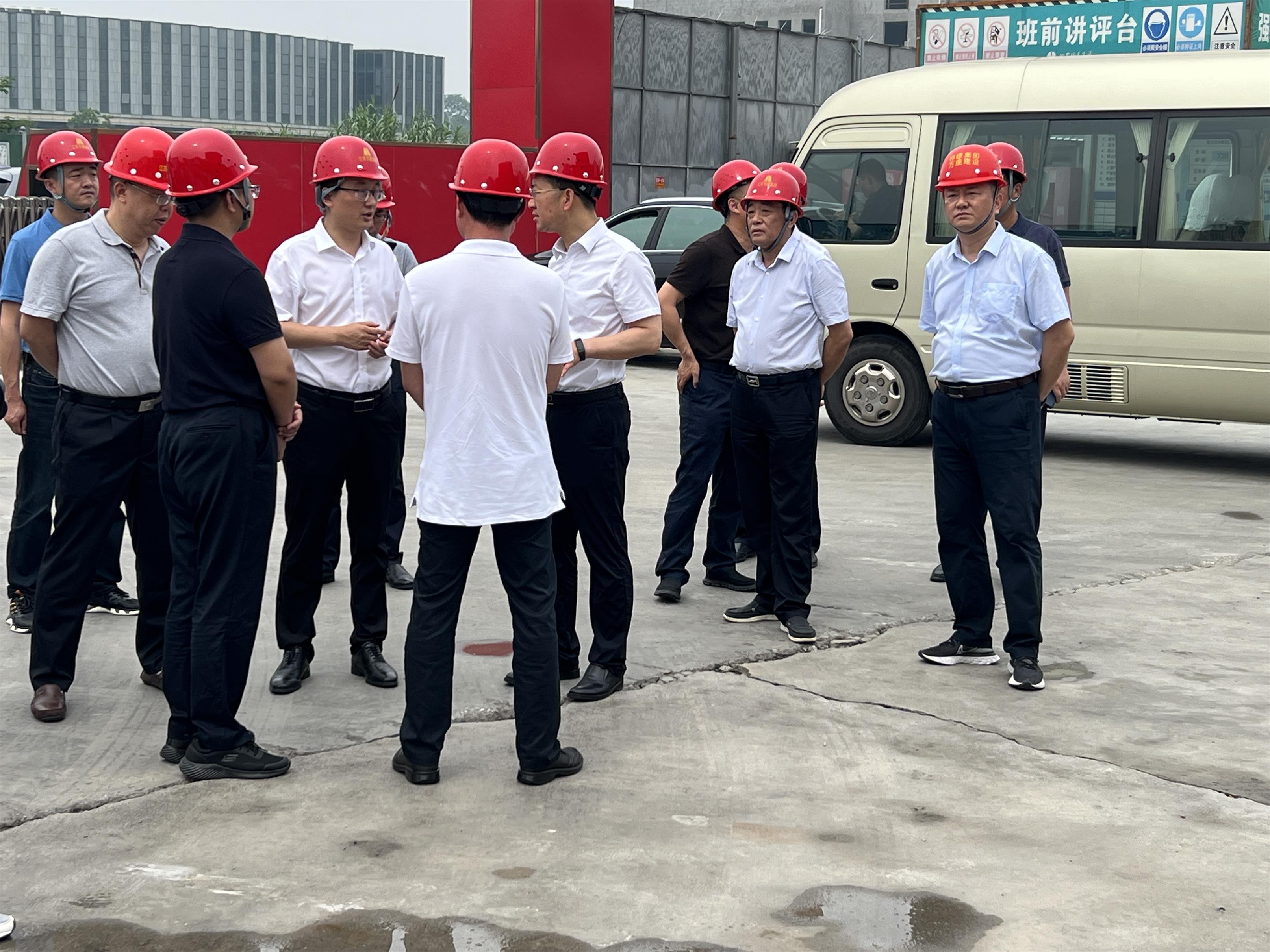 圖1-1、張新鋼書記節(jié)日安全生產(chǎn)大檢查.jpg